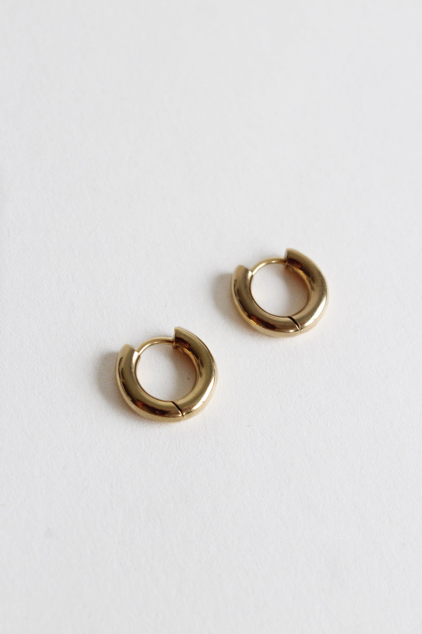 Classic Earrings Small | Gold