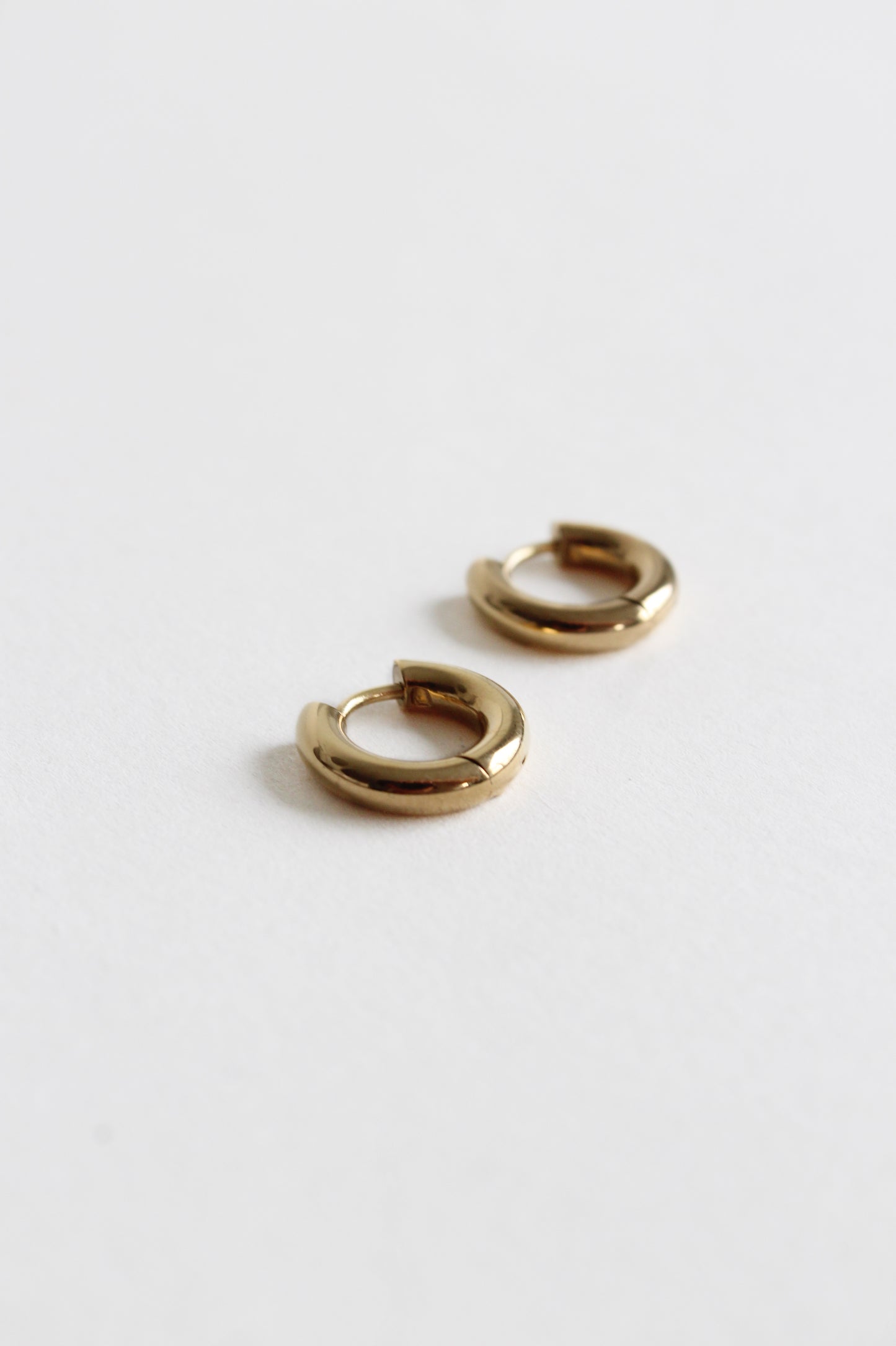 Classic Earrings Small | Gold