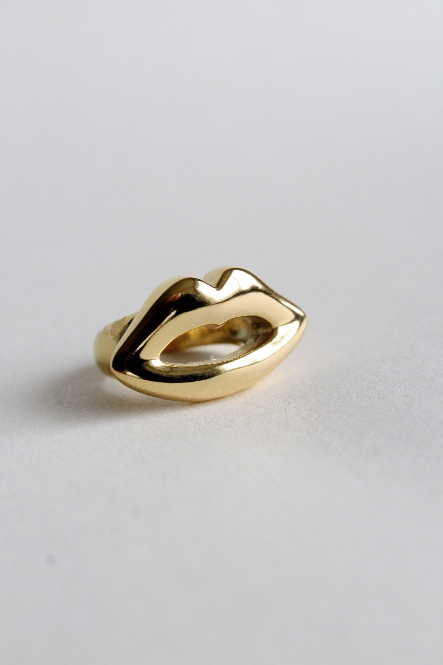 Lips Ring | Gold