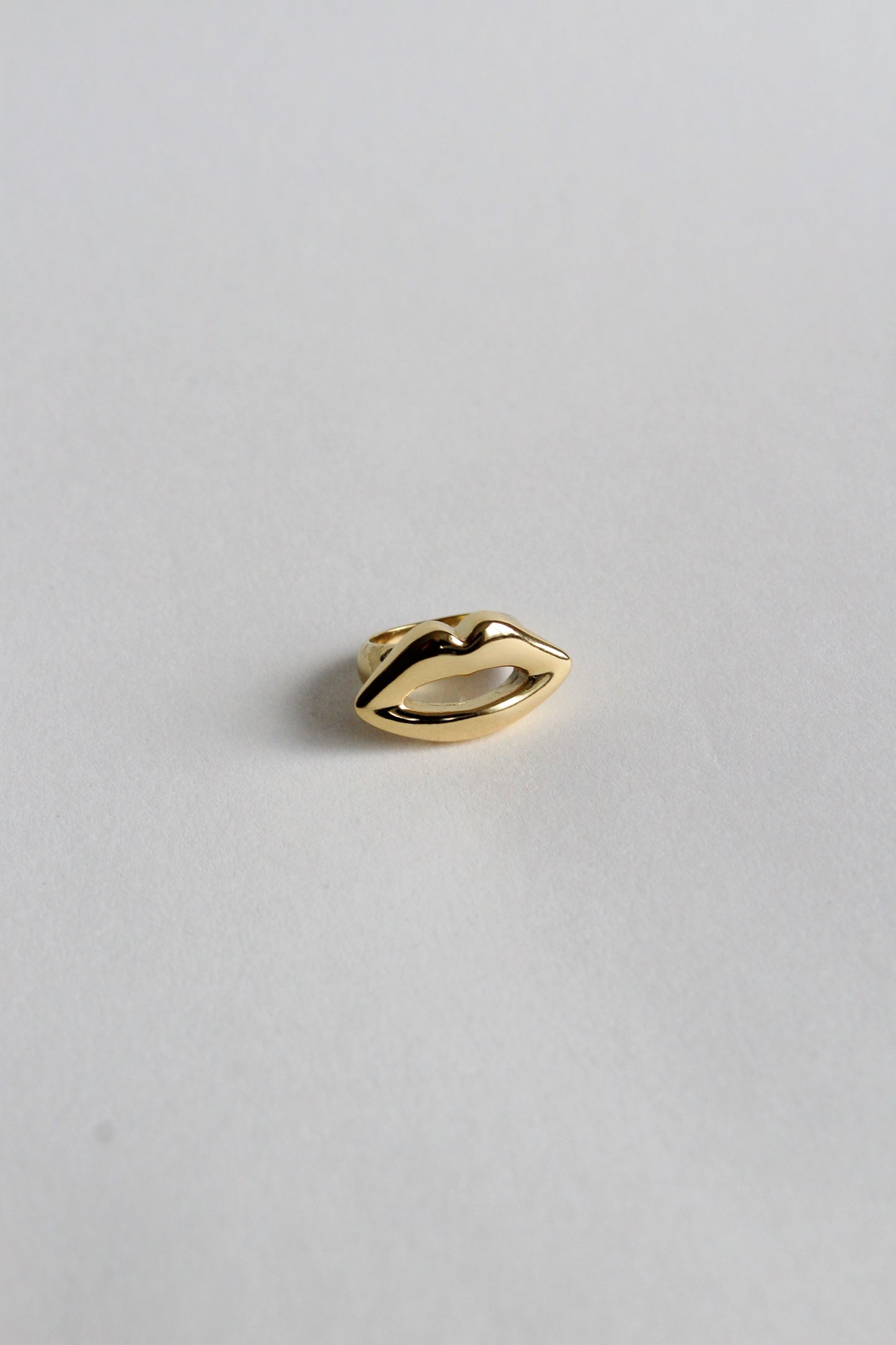 Lips Ring | Gold