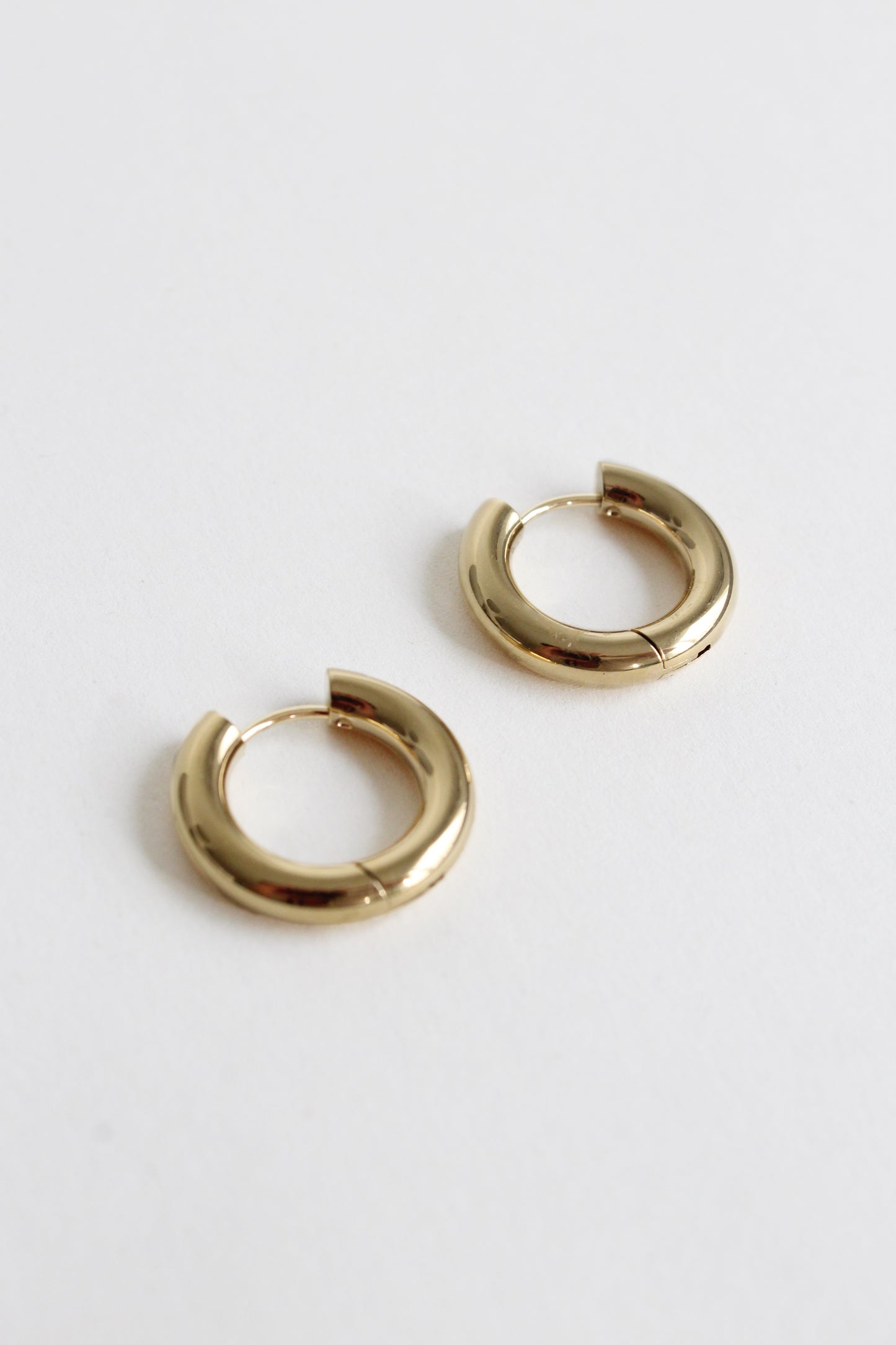 Classic Earrings Medium | Gold