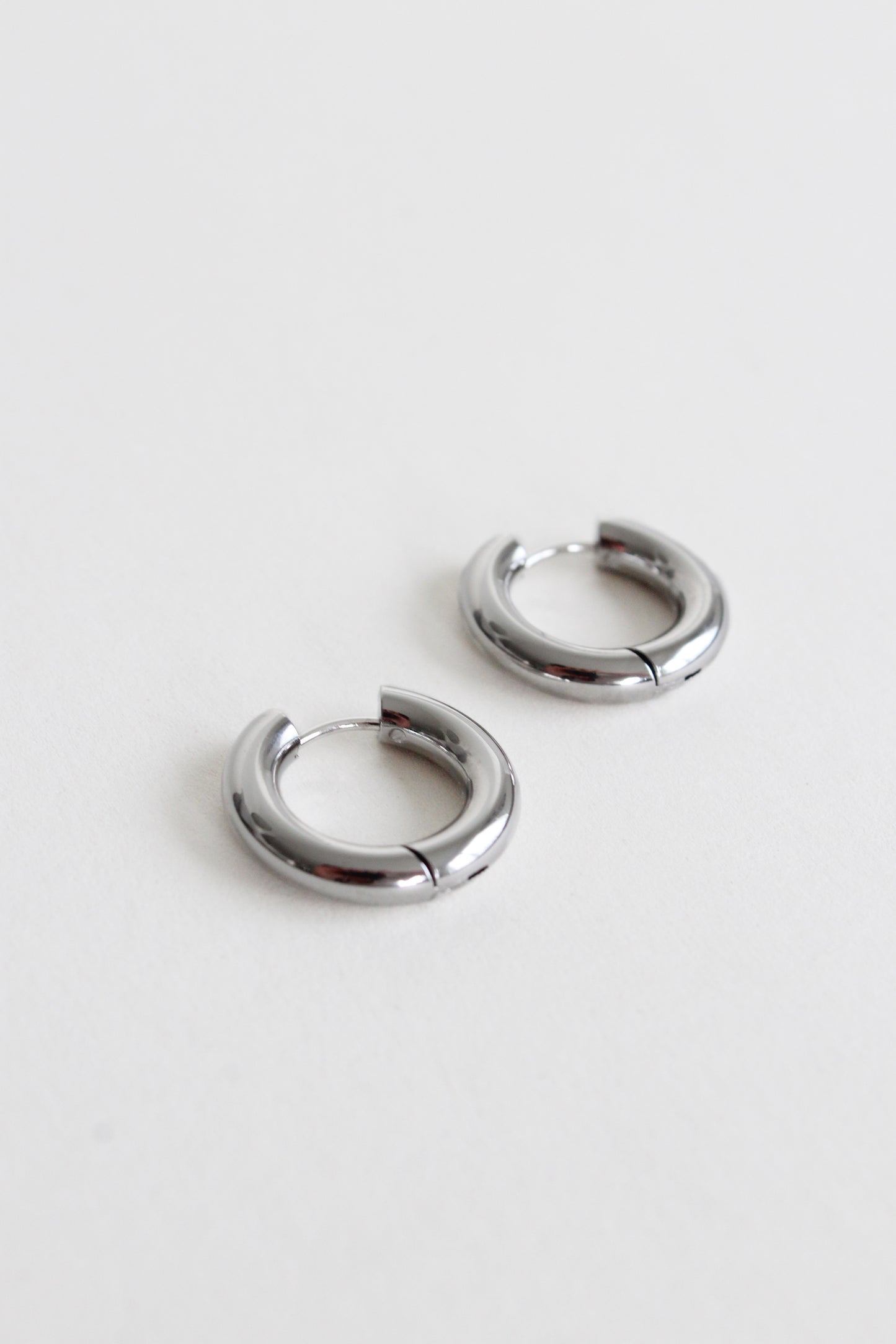 Classic Earrings Medium | Silver