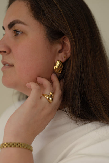 Flow earrings | Gold